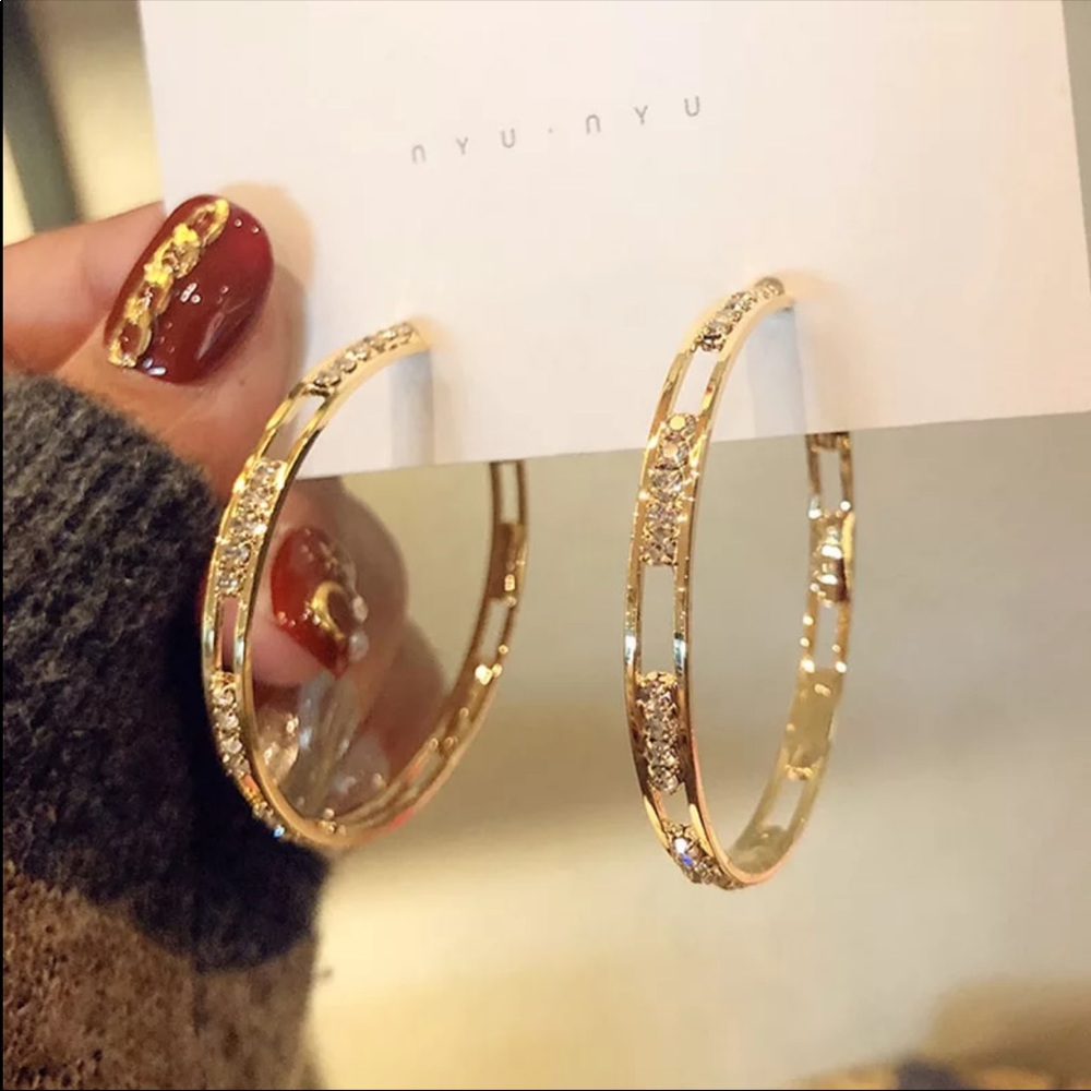 Beautiful Yellow Gold Plated Round Hoop Earrings - Picture 5 of 6